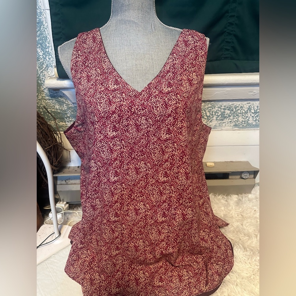 Croft & Barrow Sleeveless V-Neck Blouse - Burgundy Pattern